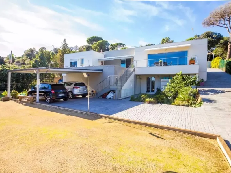 Moderna villa con piscina en Platja d’Aro – Costa Brava