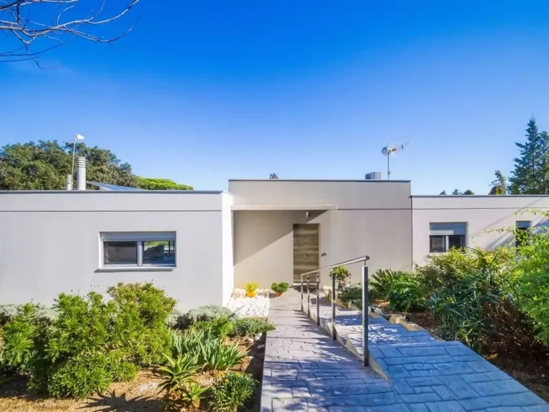 Moderna villa con piscina en Platja d’Aro – Costa Brava