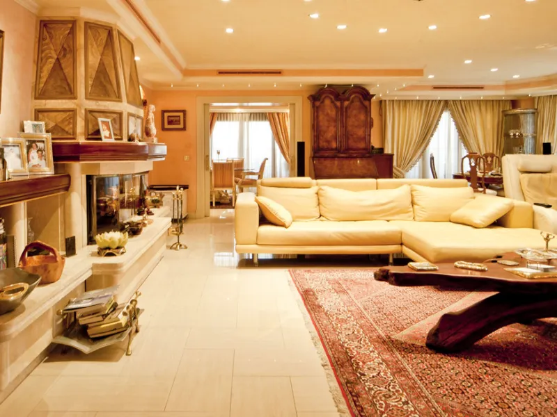 Built in 2002,  is undoubtedly one of the most desirable homes in the area. With an image of luxury and ostentation in true Marbella style, it is characterized by the high quality used in its construction and the large number of artistic details in the de