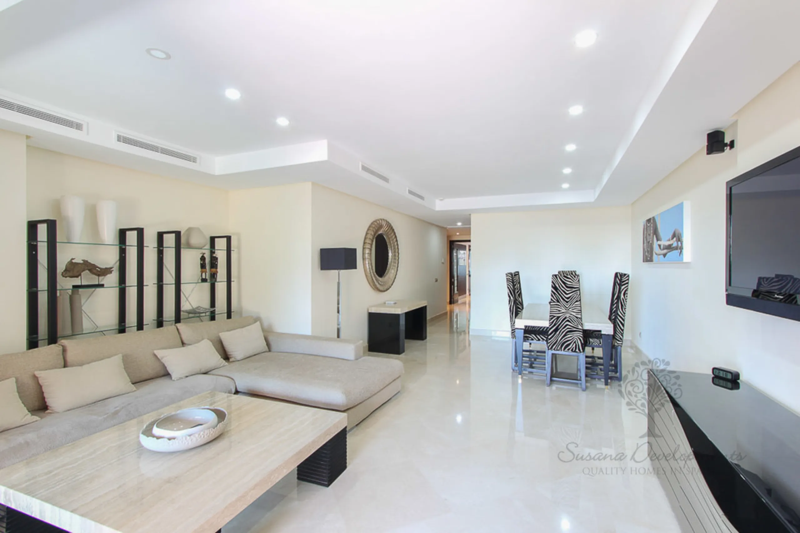 Fantastic ground floor 2 bedroom en suite apartment located within the exclusive 24 hour guard gated community, Malibu.   The community boasts two swimming pools (one heated lap pool and one free form marine pool). Private garage parking for two cars and 