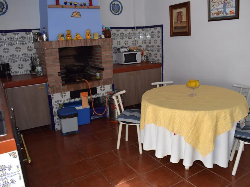 8,000 m2 irrigated farm with mango production. The villa has 160 m2 with a 60 m2 solarium, 4 bedrooms all with two windows or balconies (2 on the ground floor and another 2 bedrooms on the upper floor), 2 full bathrooms with window, large living room with