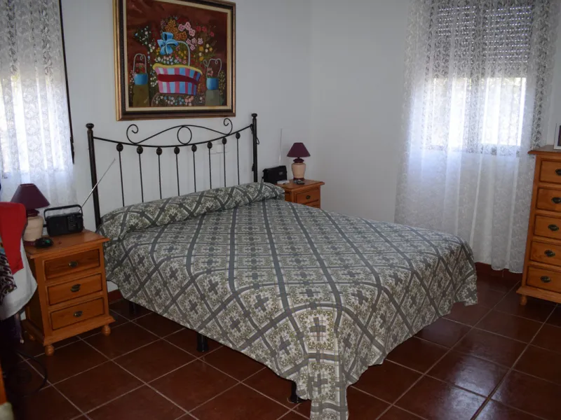 8,000 m2 irrigated farm with mango production. The villa has 160 m2 with a 60 m2 solarium, 4 bedrooms all with two windows or balconies (2 on the ground floor and another 2 bedrooms on the upper floor), 2 full bathrooms with window, large living room with