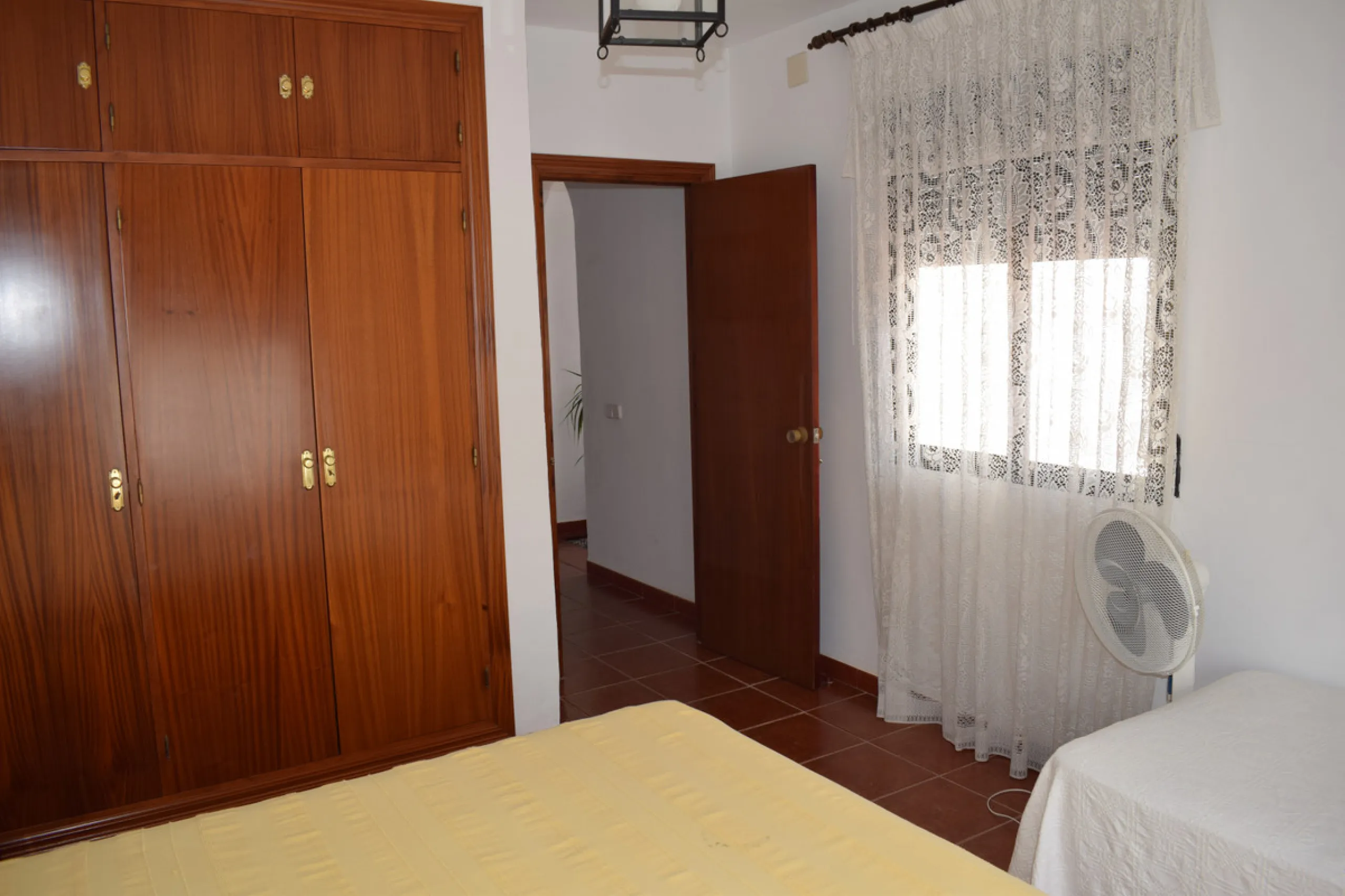 8,000 m2 irrigated farm with mango production. The villa has 160 m2 with a 60 m2 solarium, 4 bedrooms all with two windows or balconies (2 on the ground floor and another 2 bedrooms on the upper floor), 2 full bathrooms with window, large living room with