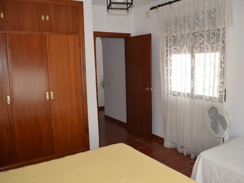 8,000 m2 irrigated farm with mango production. The villa has 160 m2 with a 60 m2 solarium, 4 bedrooms all with two windows or balconies (2 on the ground floor and another 2 bedrooms on the upper floor), 2 full bathrooms with window, large living room with