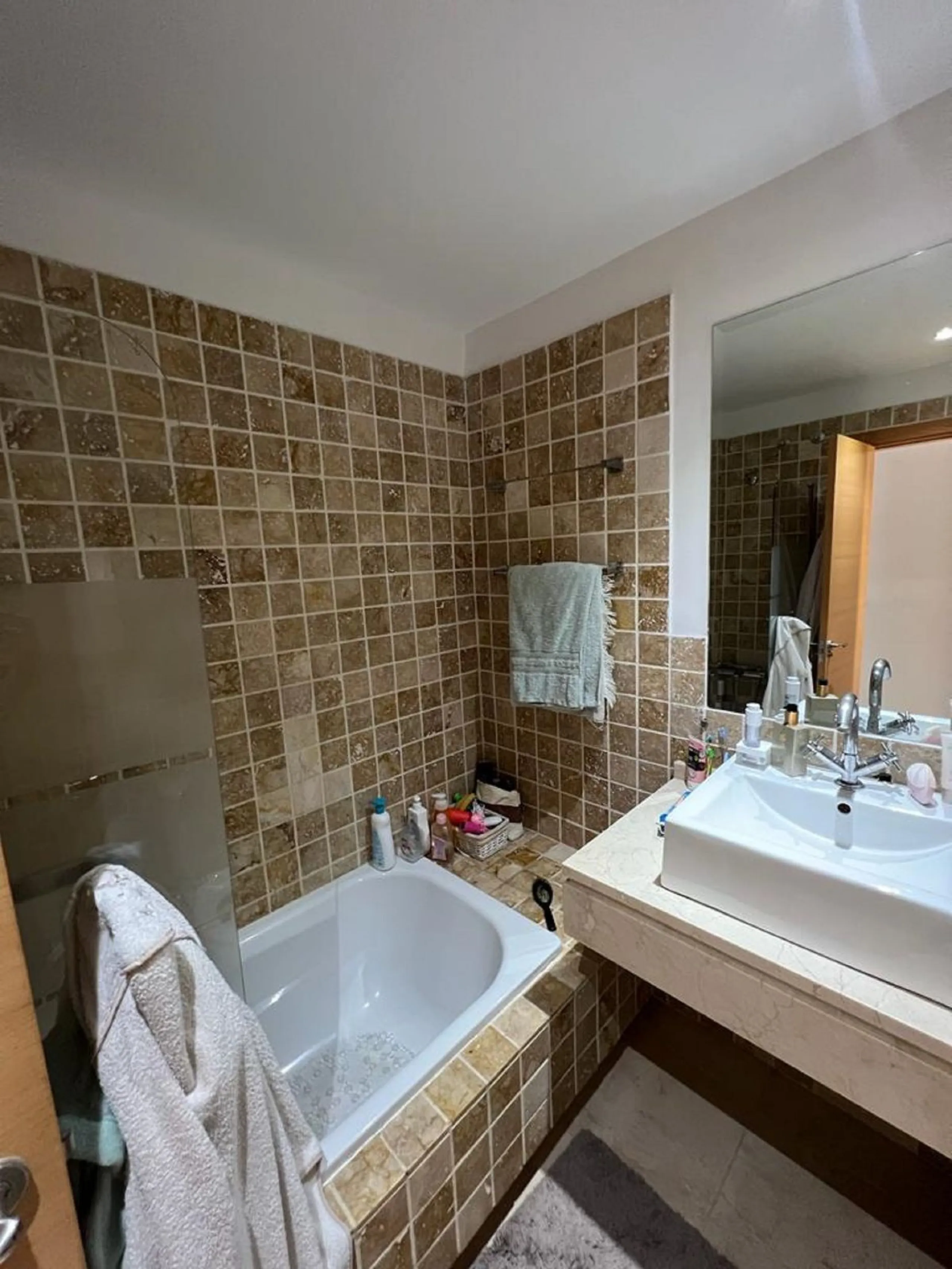 Wonderfulll 3 bedroom 2 bath penthouse with massive solarium with 360 views.