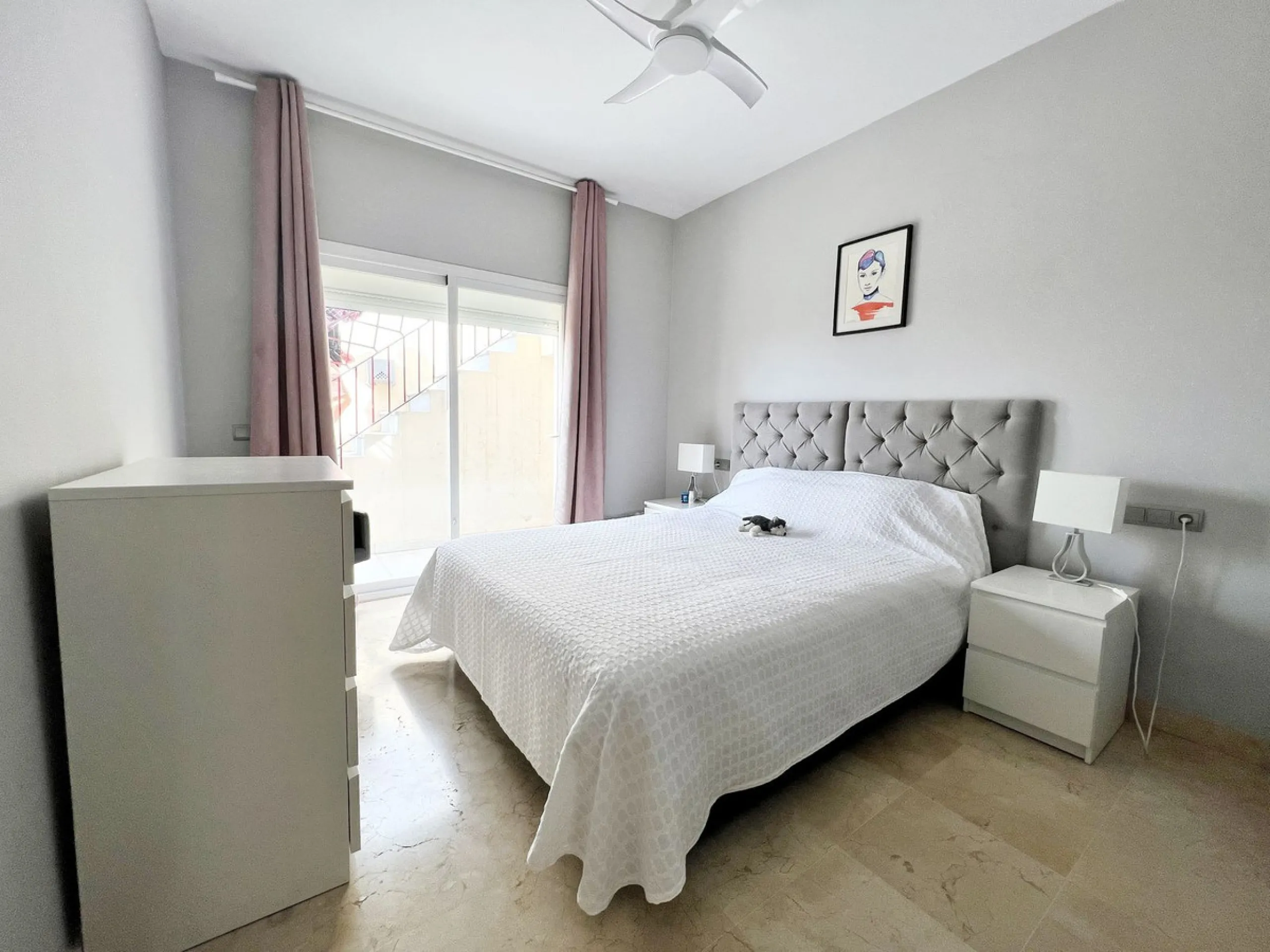 Wonderfulll 3 bedroom 2 bath penthouse with massive solarium with 360 views.