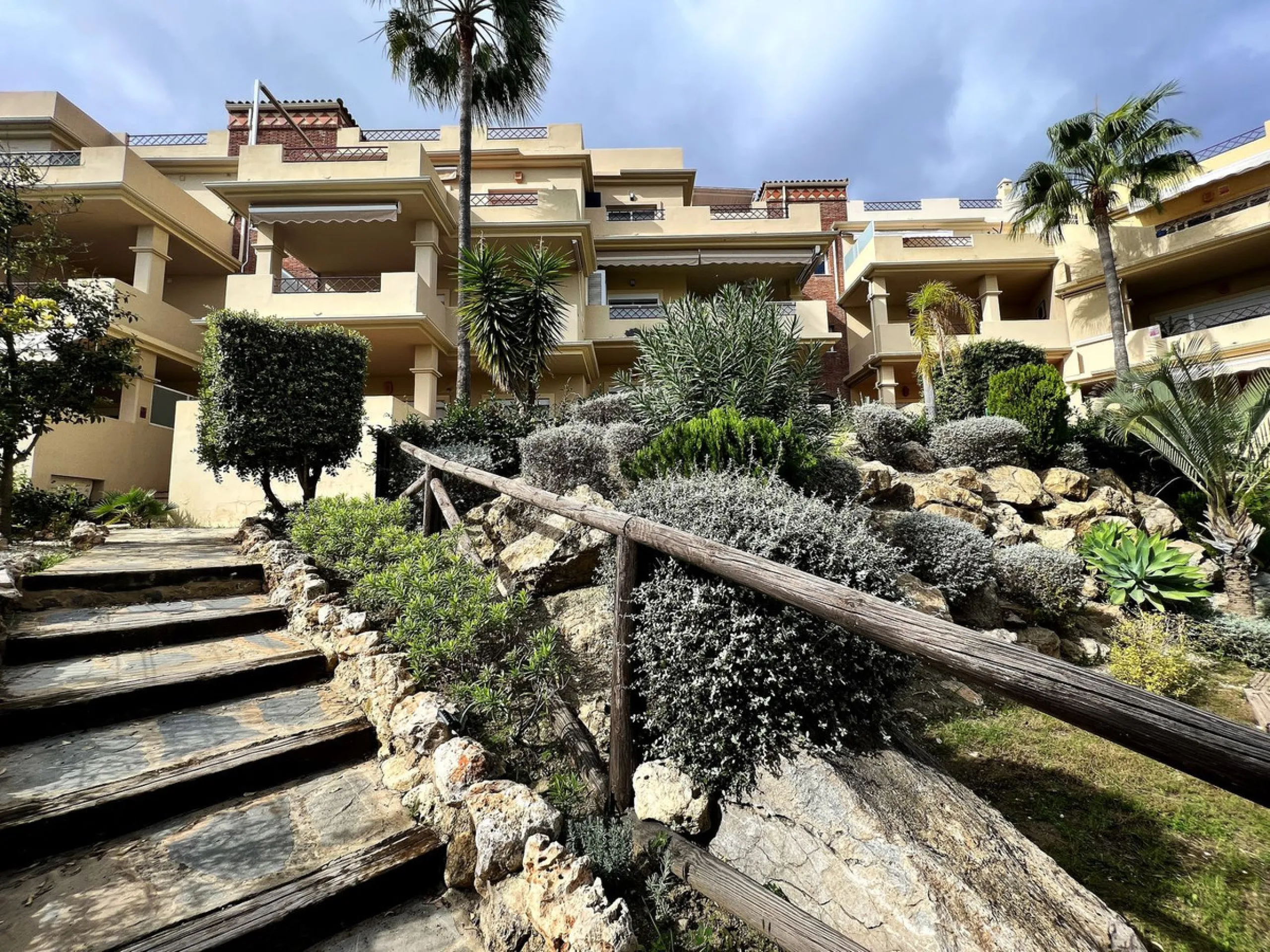 Wonderfulll 3 bedroom 2 bath penthouse with massive solarium with 360 views.