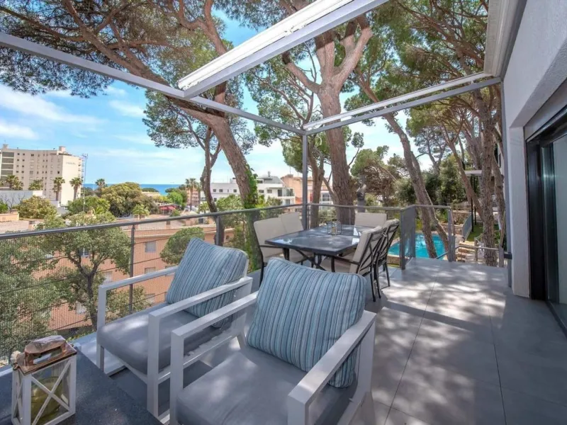 Modern renovated villa with sea views and tourist license in Platja d’Aro