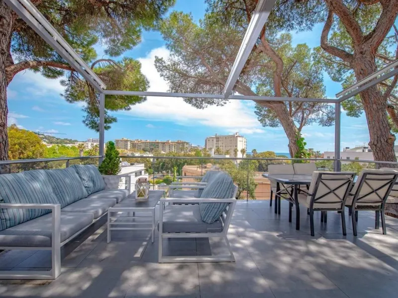 Modern renovated villa with sea views and tourist license in Platja d’Aro