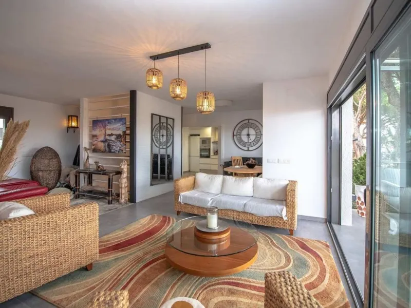 Modern renovated villa with sea views and tourist license in Platja d’Aro