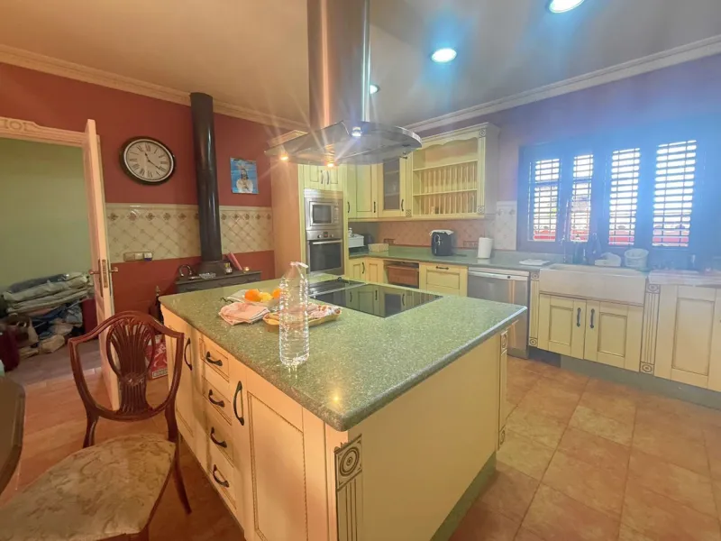 Luxury Villa for Sale in Mijas Costa – 1,000m² of Pure Costa del Sol Lifestyle