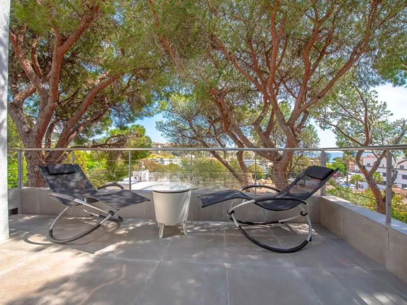 Modern renovated villa with sea views and tourist license in Platja d’Aro