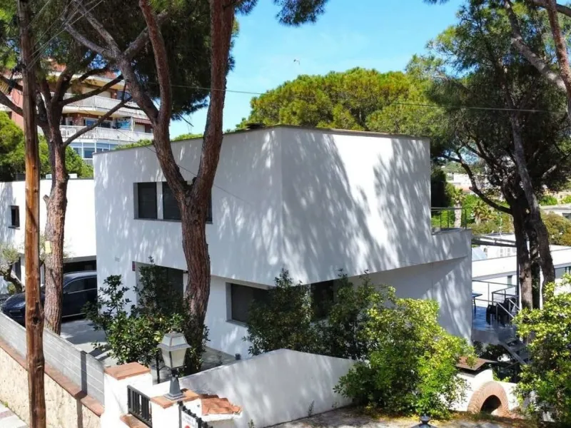 Modern renovated villa with sea views and tourist license in Platja d’Aro