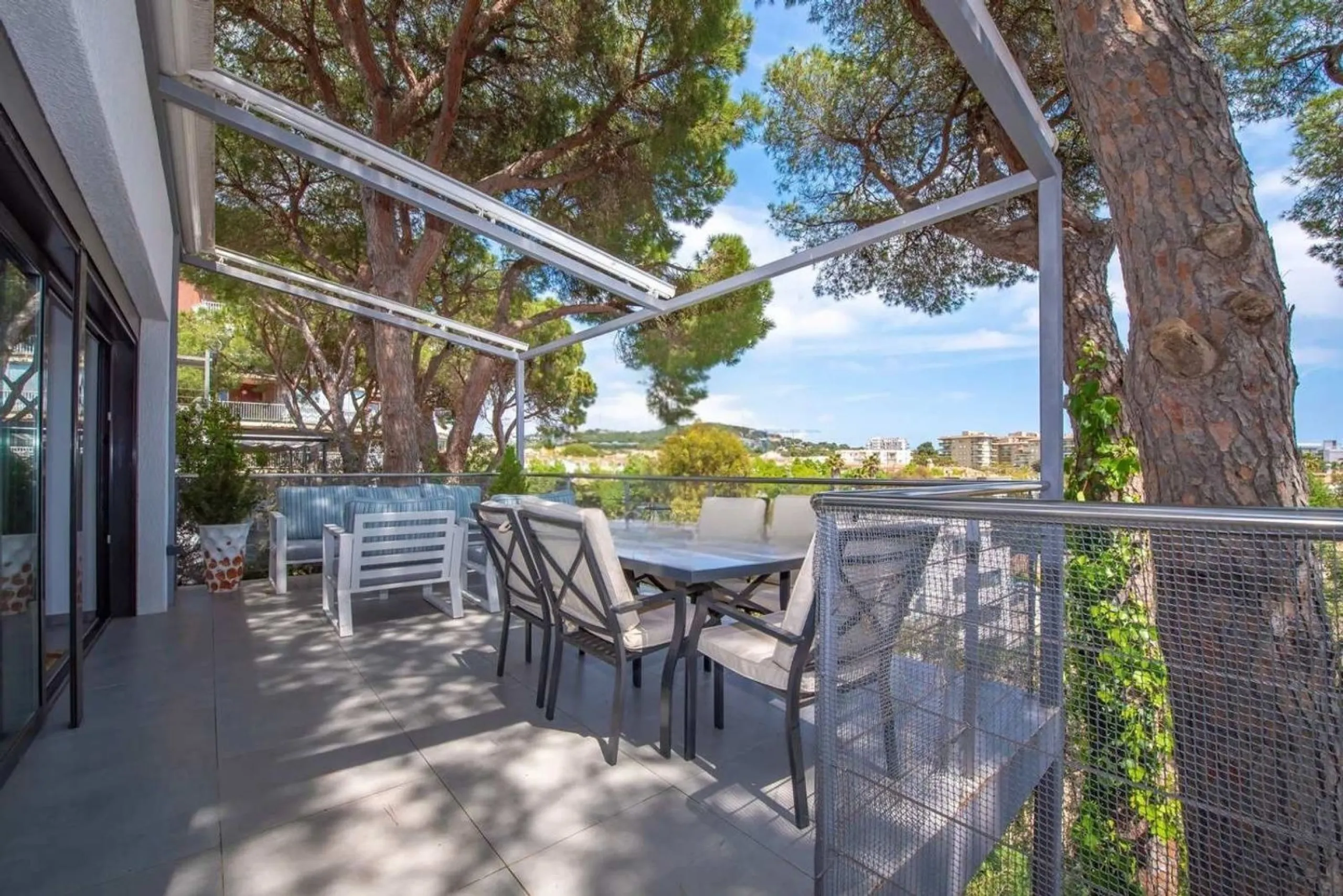 Modern renovated villa with sea views and tourist license in Platja d’Aro