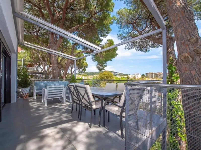 Modern renovated villa with sea views and tourist license in Platja d’Aro