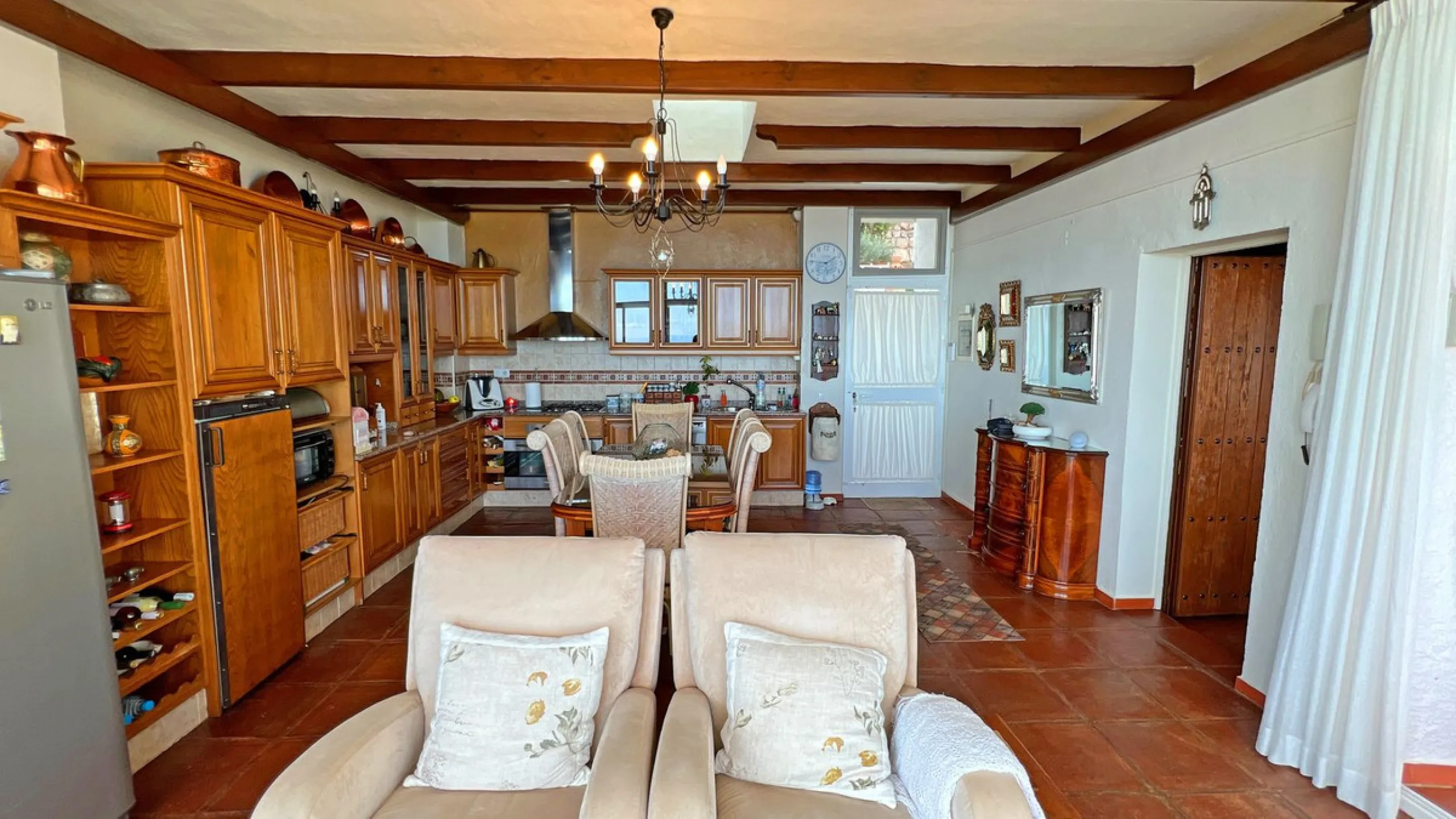 Are you looking for a dream home in the center of Mijas Pueblo? Then this 366m2 villa is perfect for you!