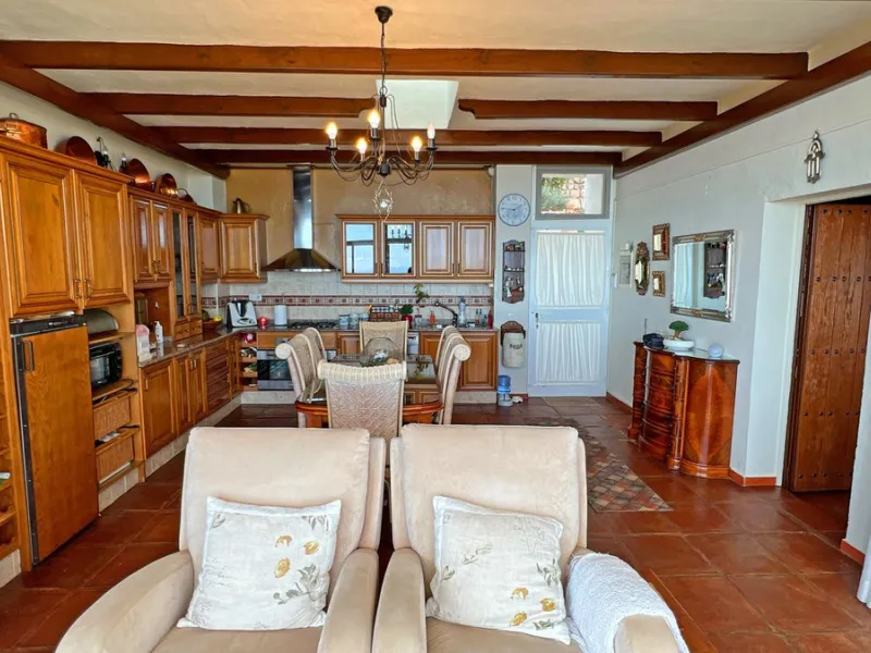 Are you looking for a dream home in the center of Mijas Pueblo? Then this 366m2 villa is perfect for you!