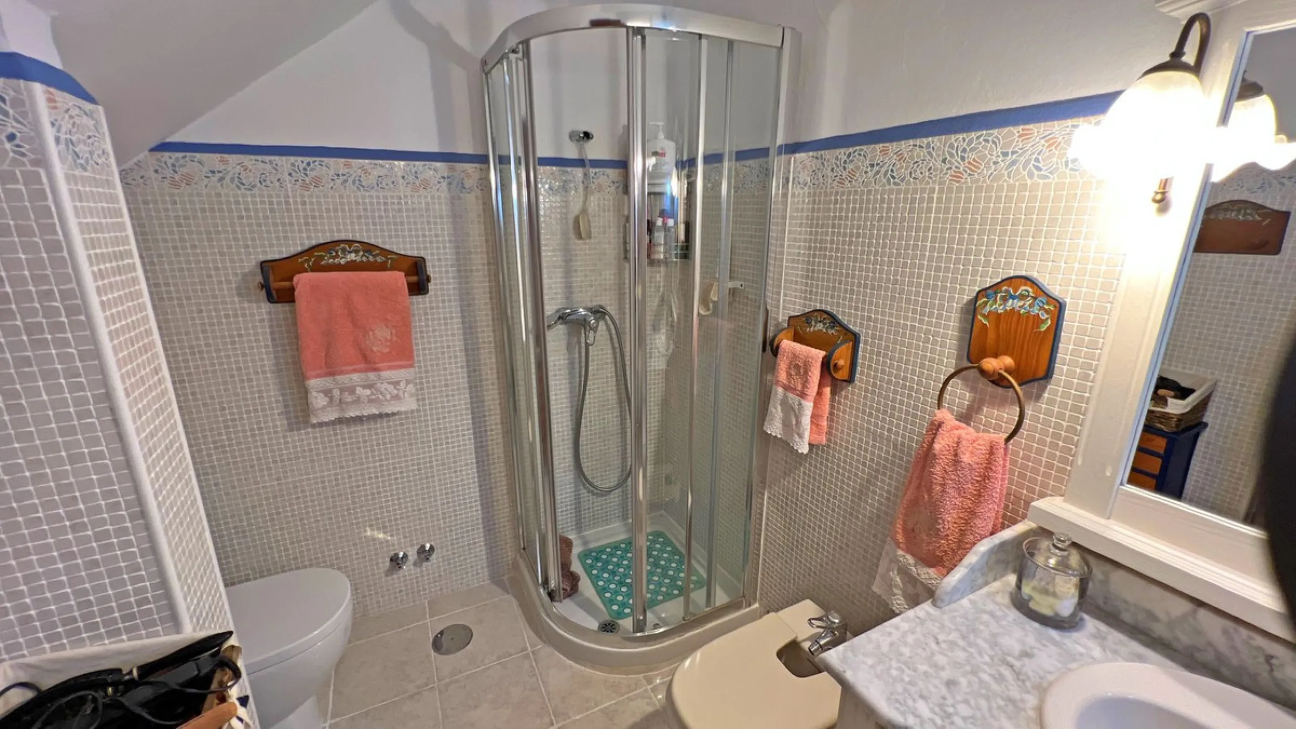 Are you looking for a dream home in the center of Mijas Pueblo? Then this 366m2 villa is perfect for you!