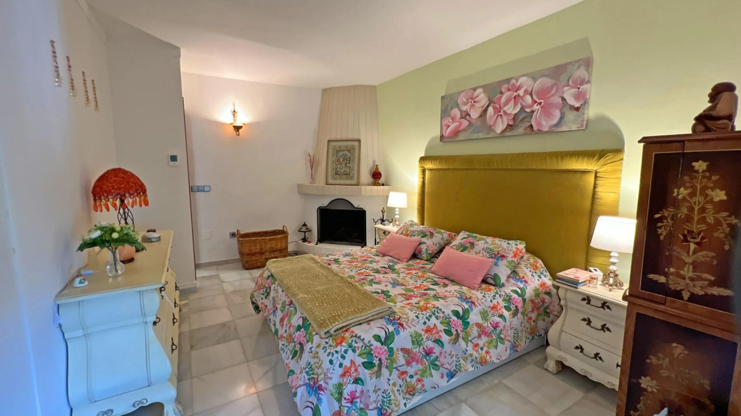 Are you looking for a dream home in the center of Mijas Pueblo? Then this 366m2 villa is perfect for you!