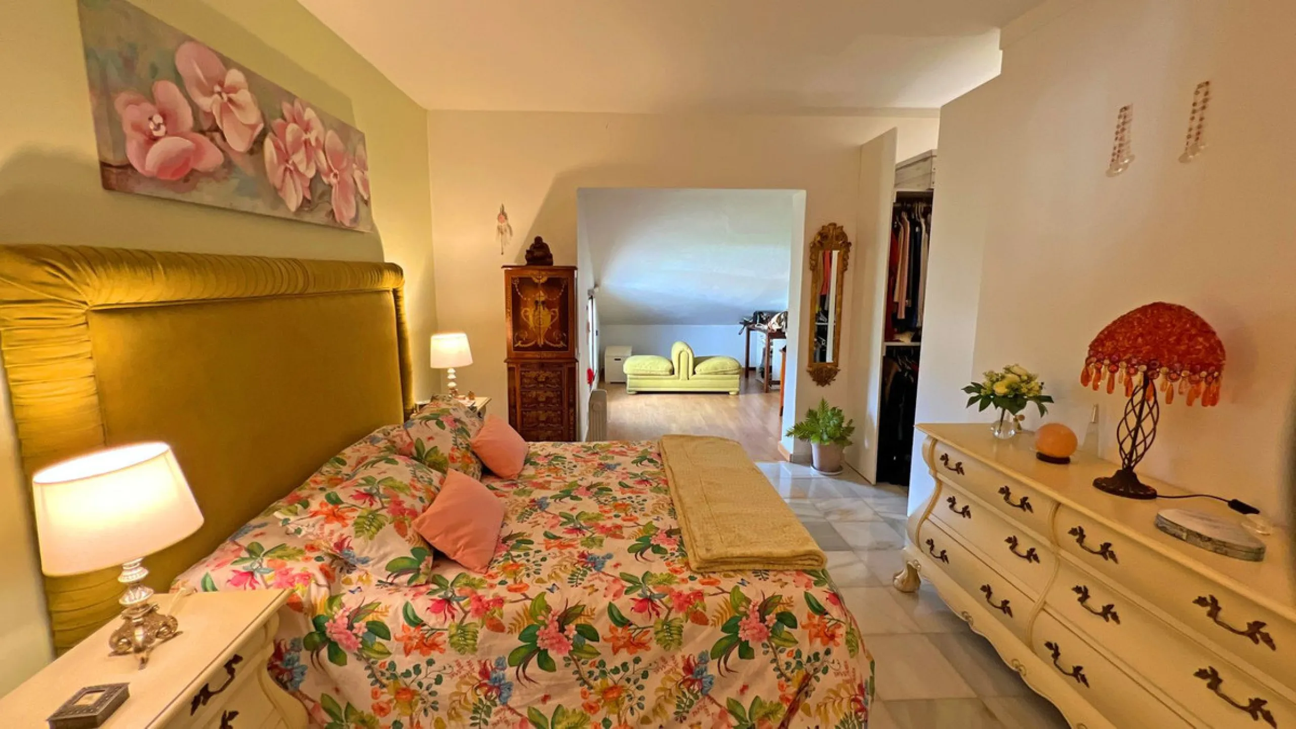 Are you looking for a dream home in the center of Mijas Pueblo? Then this 366m2 villa is perfect for you!
