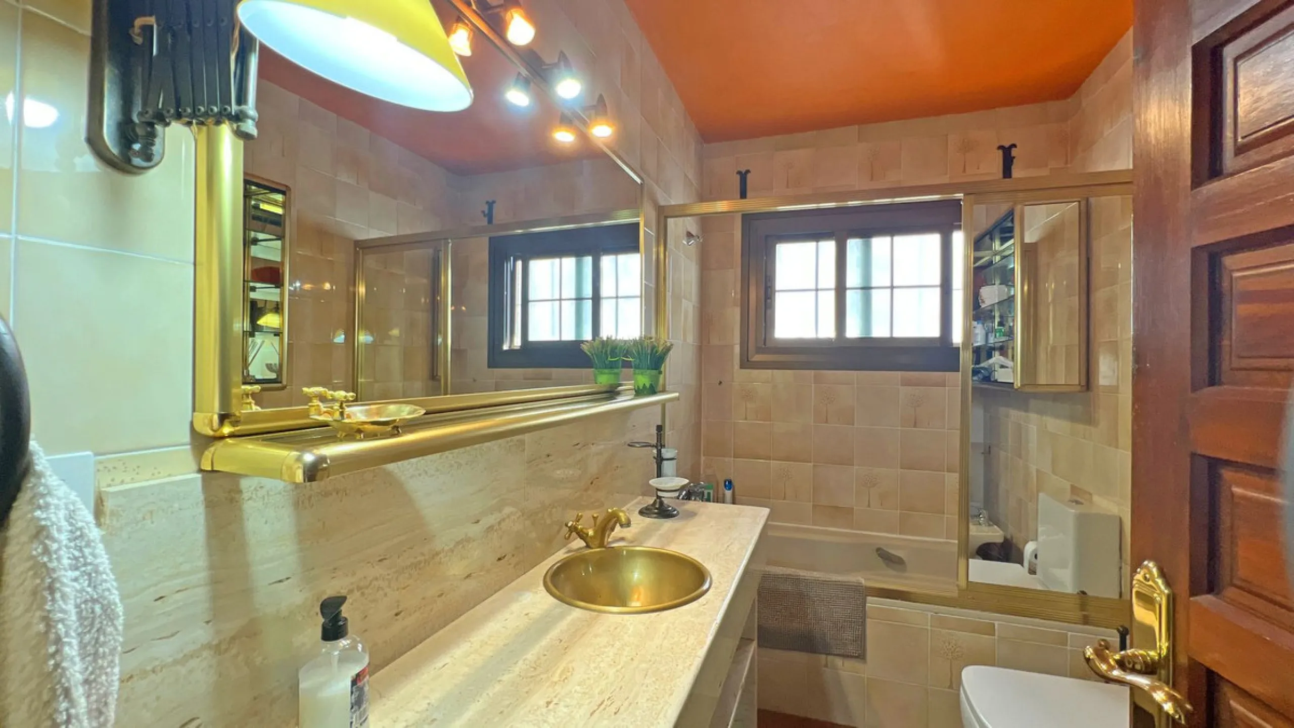 Are you looking for a dream home in the center of Mijas Pueblo? Then this 366m2 villa is perfect for you!