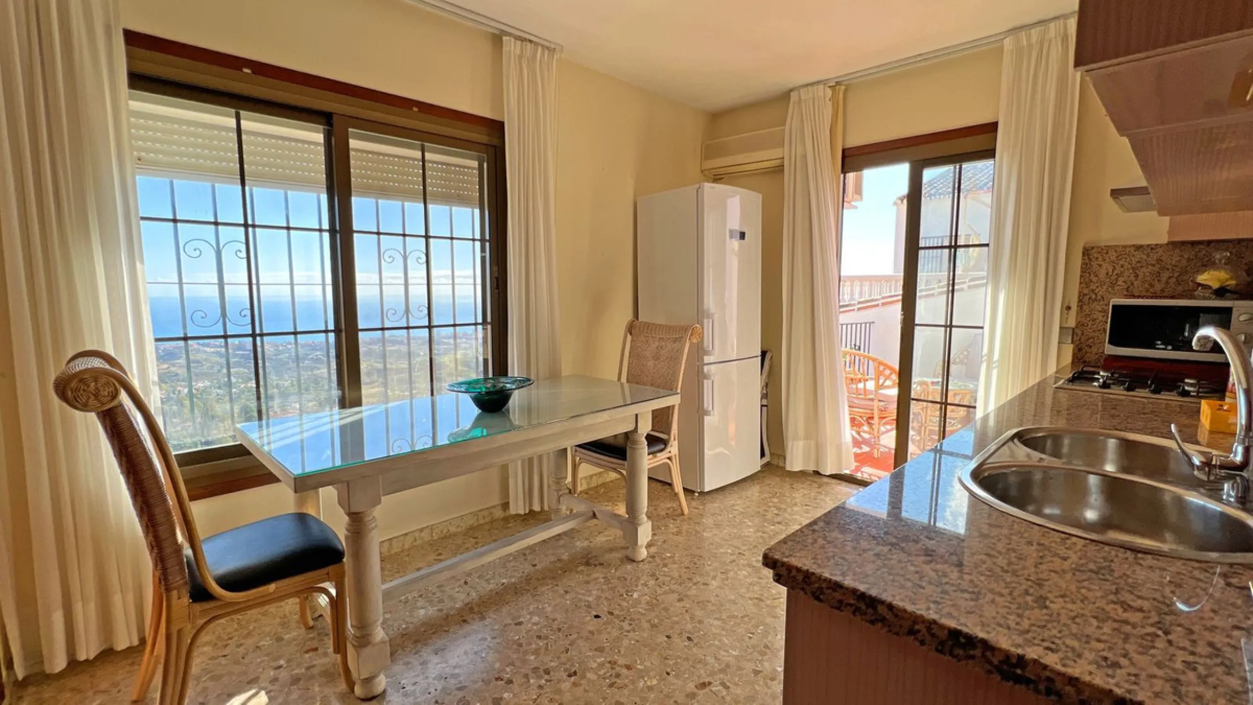 Are you looking for a dream home in the center of Mijas Pueblo? Then this 366m2 villa is perfect for you!