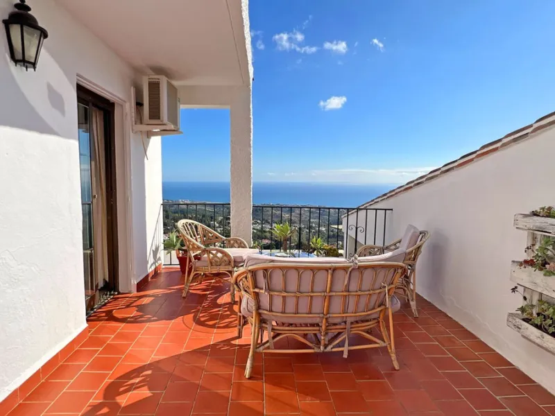 Are you looking for a dream home in the center of Mijas Pueblo? Then this 366m2 villa is perfect for you!