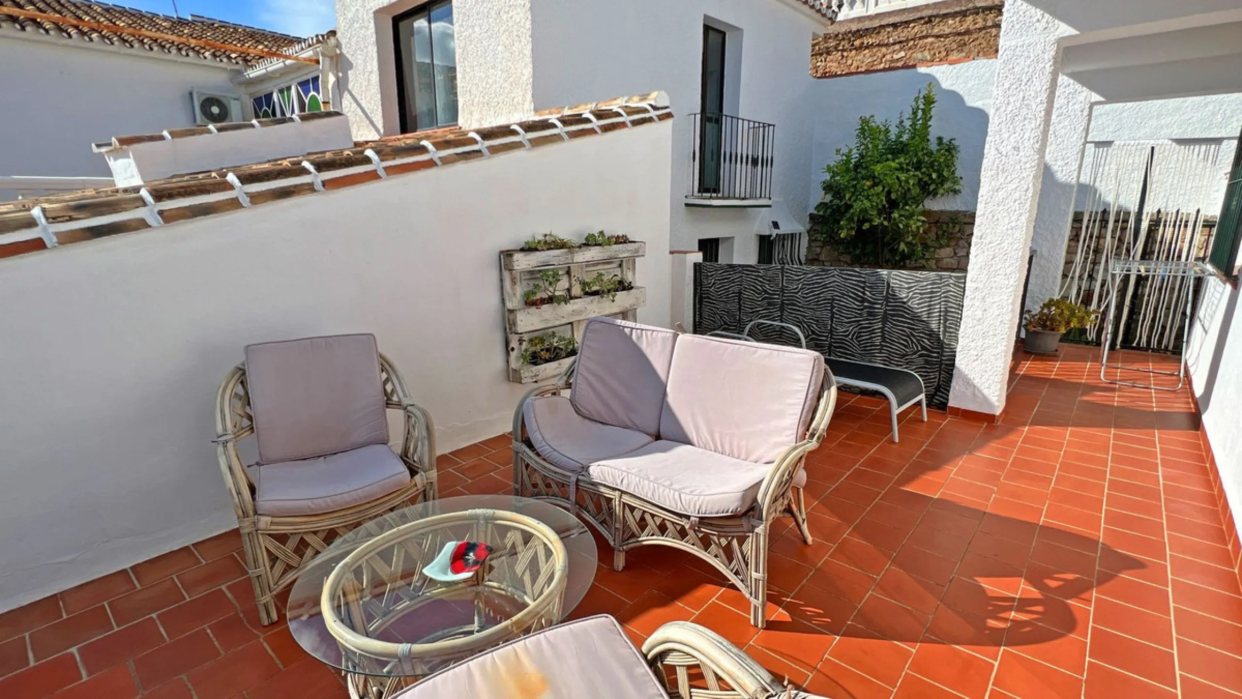 Are you looking for a dream home in the center of Mijas Pueblo? Then this 366m2 villa is perfect for you!