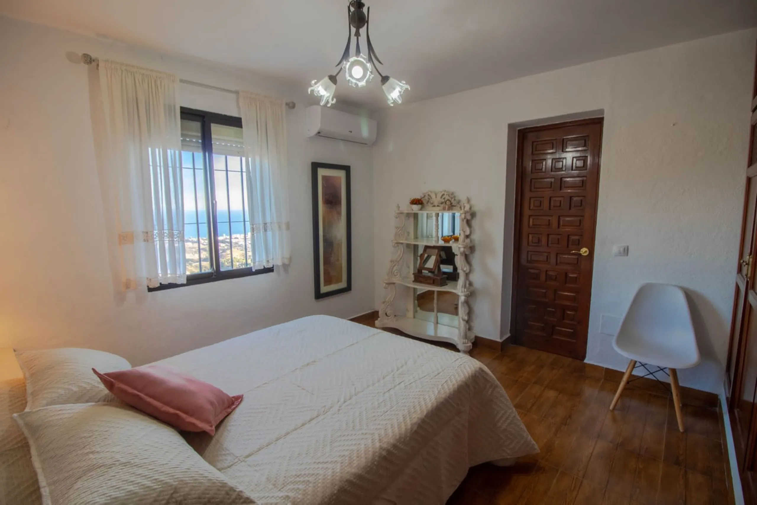 Are you looking for a dream home in the center of Mijas Pueblo? Then this 366m2 villa is perfect for you!