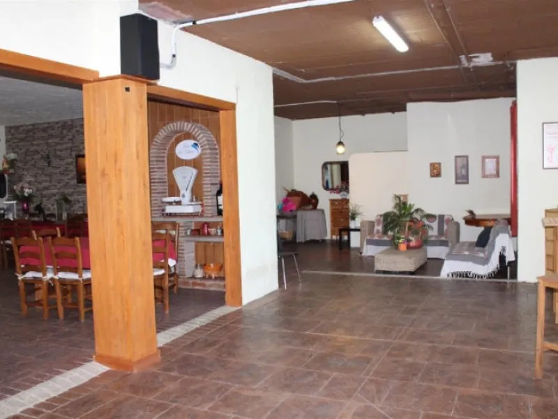 Estepona: Unique finca type property offered for sale, currently run as an events location and restaurant with living accommodation above. The ground floor has large outside area with bar, bbq area inside is a saloon, reception and bar area plus commercia