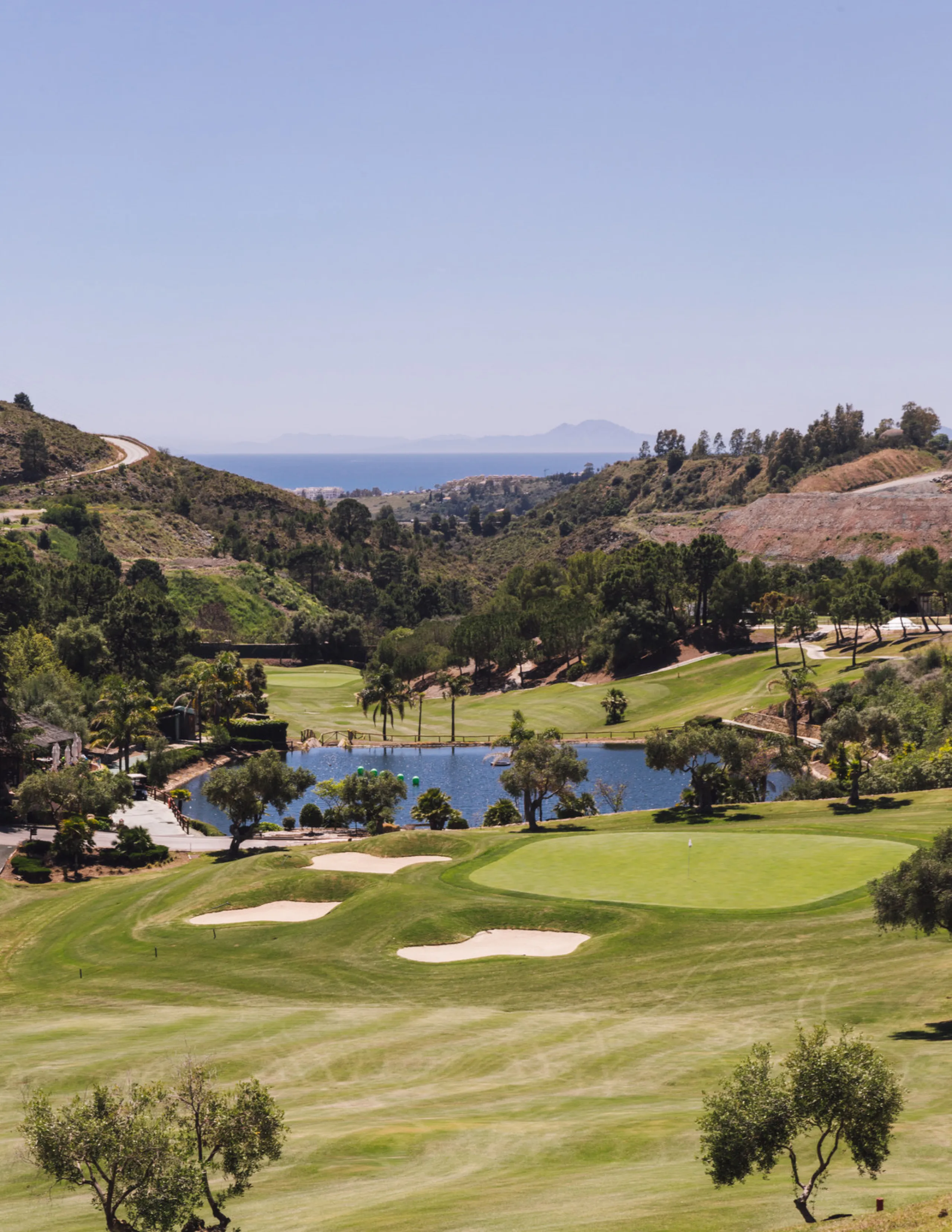 Beautiful 4.196 m2 plot for sale in the exclusive Marbella Club Golf Resort and Equestrian Center. The plot´s building allowance is about 10.6% meaning nearly 450 m2 in up to two floors plus terraces and basement (most likely with views due to the slope).