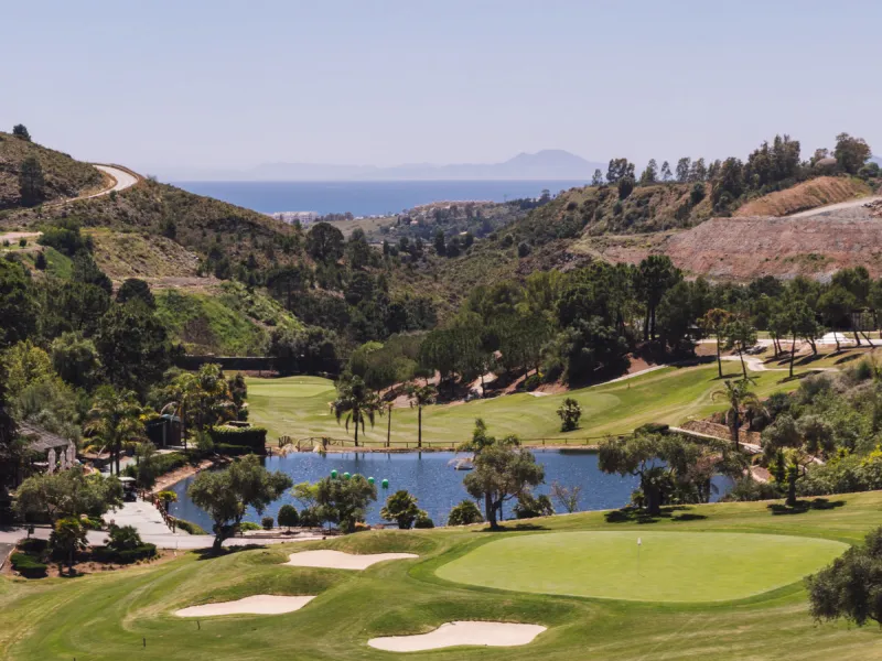 Beautiful 4.196 m2 plot for sale in the exclusive Marbella Club Golf Resort and Equestrian Center. The plot´s building allowance is about 10.6% meaning nearly 450 m2 in up to two floors plus terraces and basement (most likely with views due to the slope).