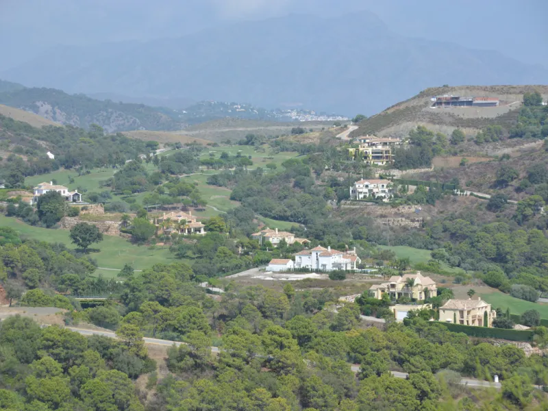 Beautiful 4.196 m2 plot for sale in the exclusive Marbella Club Golf Resort and Equestrian Center. The plot´s building allowance is about 10.6% meaning nearly 450 m2 in up to two floors plus terraces and basement (most likely with views due to the slope).