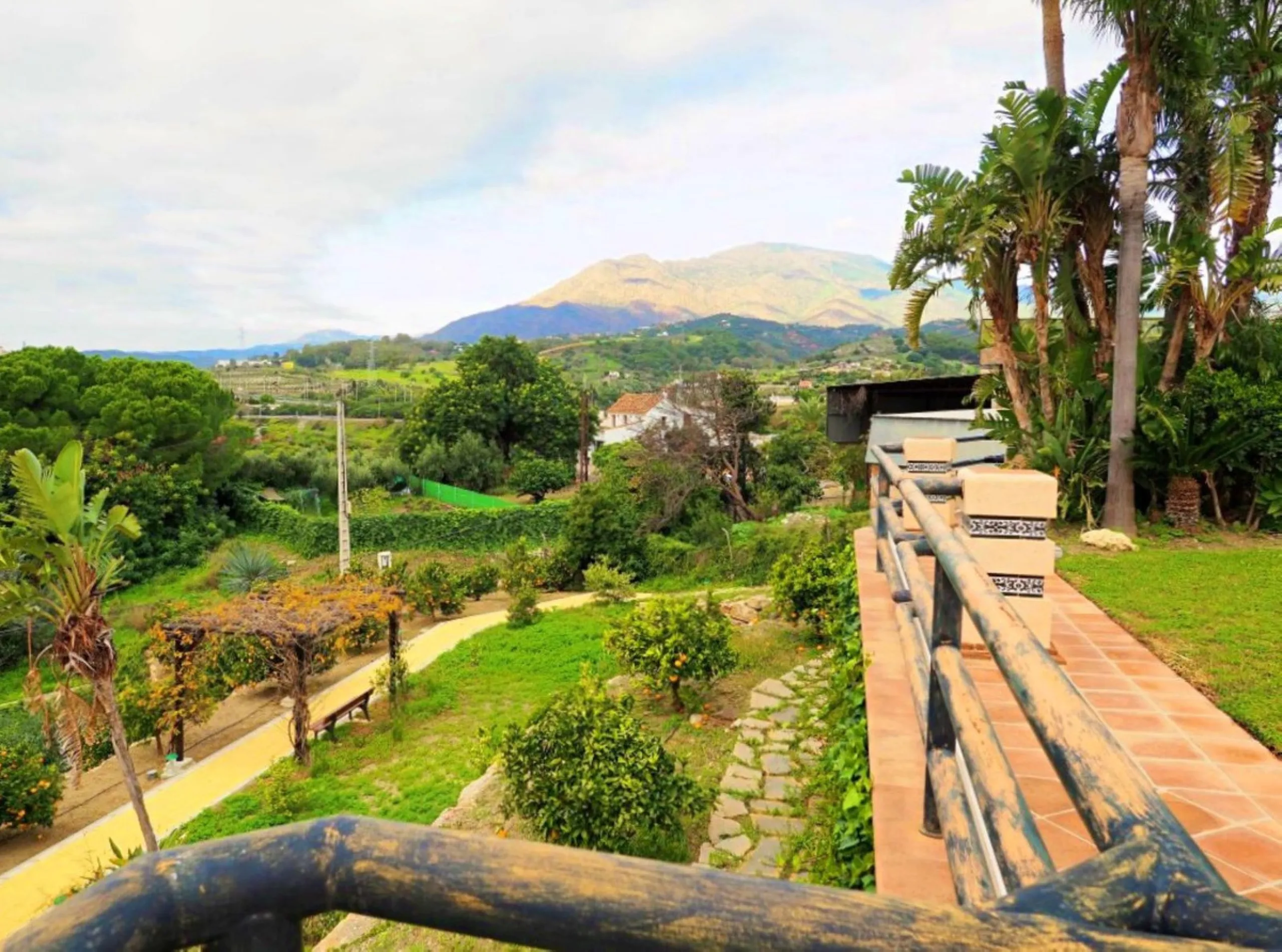 FANTASTIC VILLA OF HIGH ARCHITECTURAL LEVEL, on three floors with impressive panoramic views of the Mediterranean Sea and the mountains. Very exceptional details, such as its own winery, private tennis court, swimming pool with waterfall, park-like garden