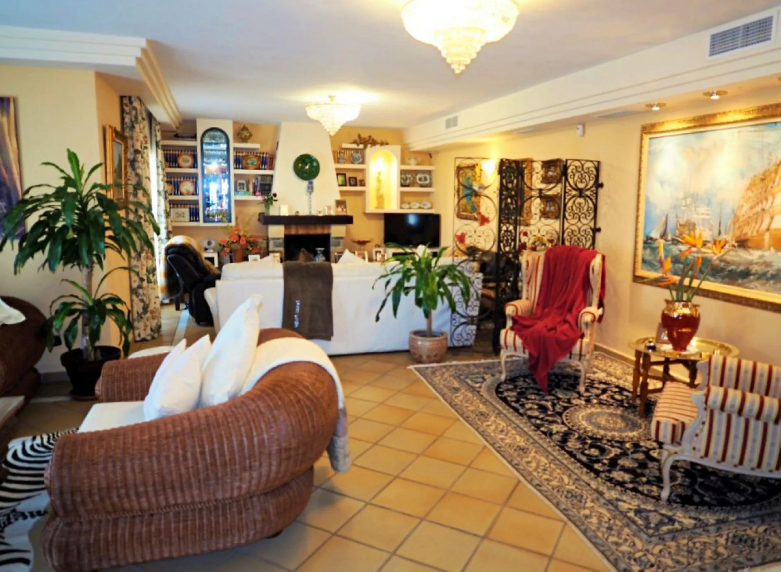 FANTASTIC VILLA OF HIGH ARCHITECTURAL LEVEL, on three floors with impressive panoramic views of the Mediterranean Sea and the mountains. Very exceptional details, such as its own winery, private tennis court, swimming pool with waterfall, park-like garden