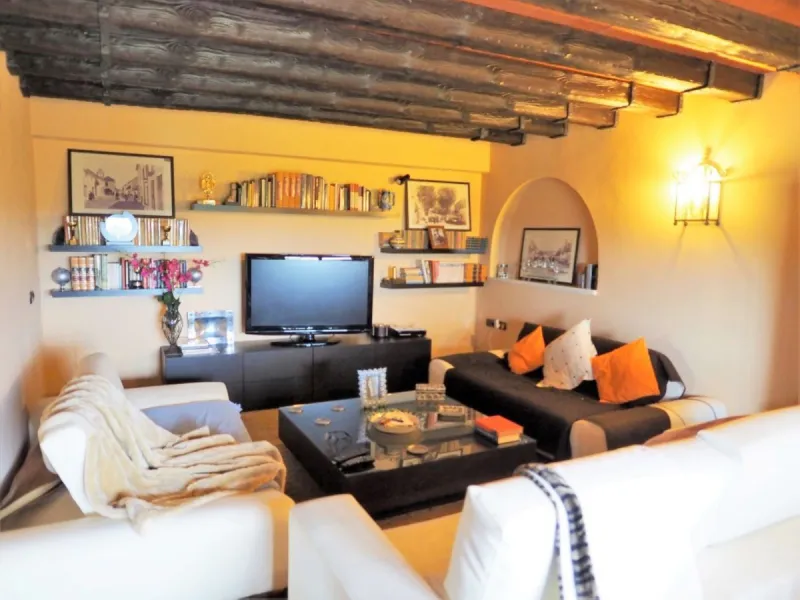 FANTASTIC VILLA OF HIGH ARCHITECTURAL LEVEL, on three floors with impressive panoramic views of the Mediterranean Sea and the mountains. Very exceptional details, such as its own winery, private tennis court, swimming pool with waterfall, park-like garden