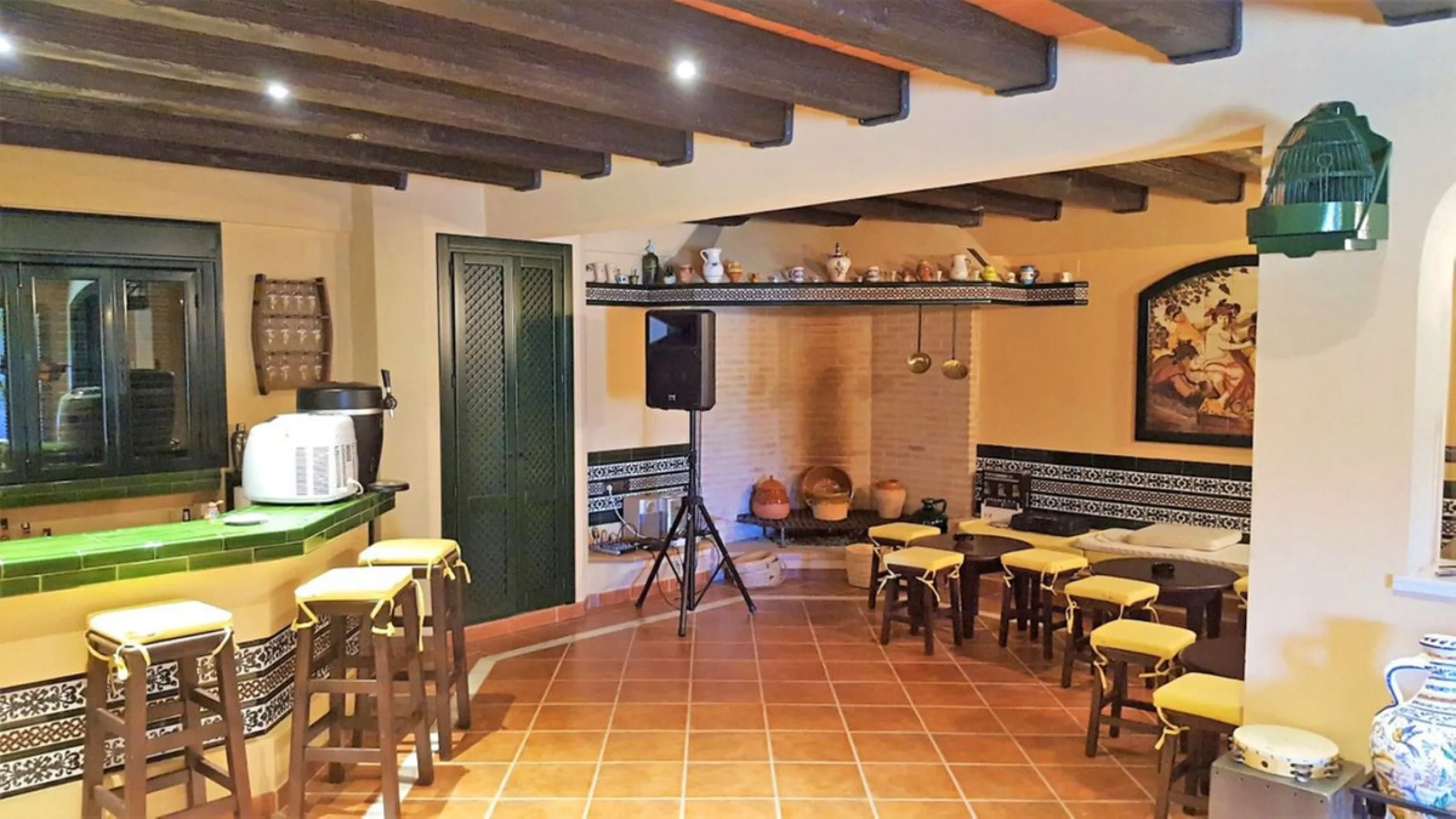 FANTASTIC VILLA OF HIGH ARCHITECTURAL LEVEL, on three floors with impressive panoramic views of the Mediterranean Sea and the mountains. Very exceptional details, such as its own winery, private tennis court, swimming pool with waterfall, park-like garden