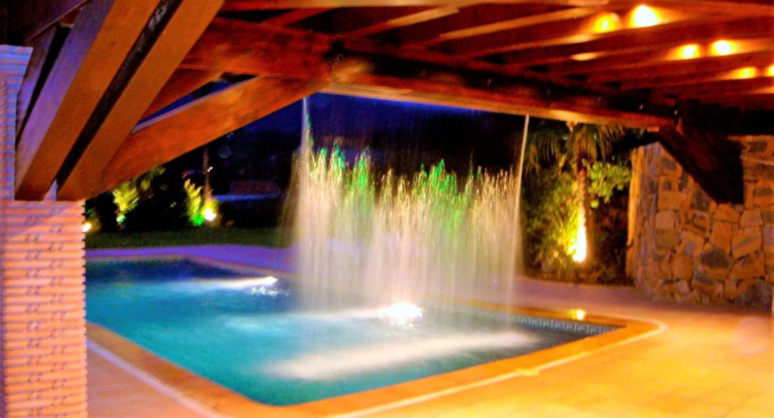 FANTASTIC VILLA OF HIGH ARCHITECTURAL LEVEL, on three floors with impressive panoramic views of the Mediterranean Sea and the mountains. Very exceptional details, such as its own winery, private tennis court, swimming pool with waterfall, park-like garden