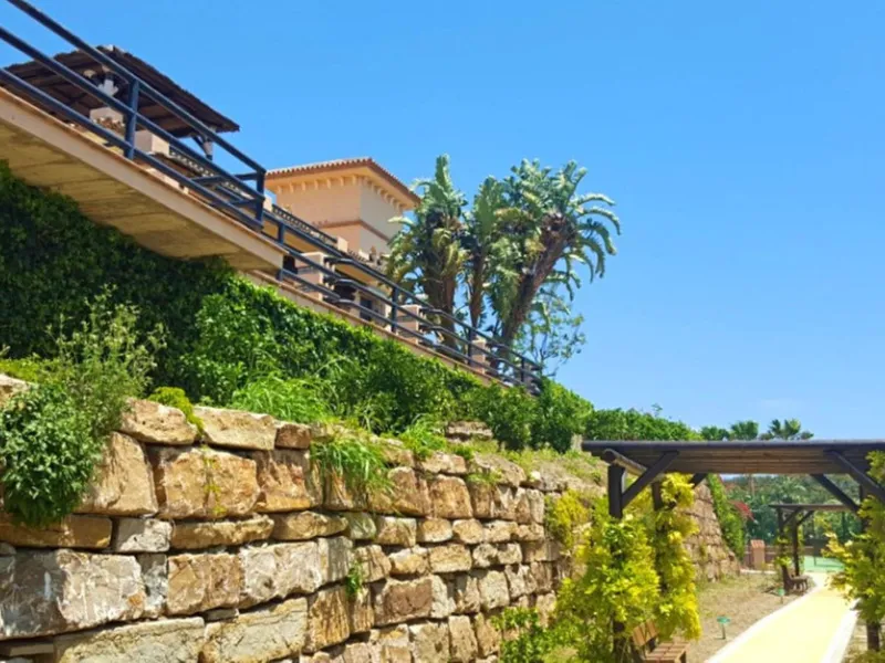 FANTASTIC VILLA OF HIGH ARCHITECTURAL LEVEL, on three floors with impressive panoramic views of the Mediterranean Sea and the mountains. Very exceptional details, such as its own winery, private tennis court, swimming pool with waterfall, park-like garden