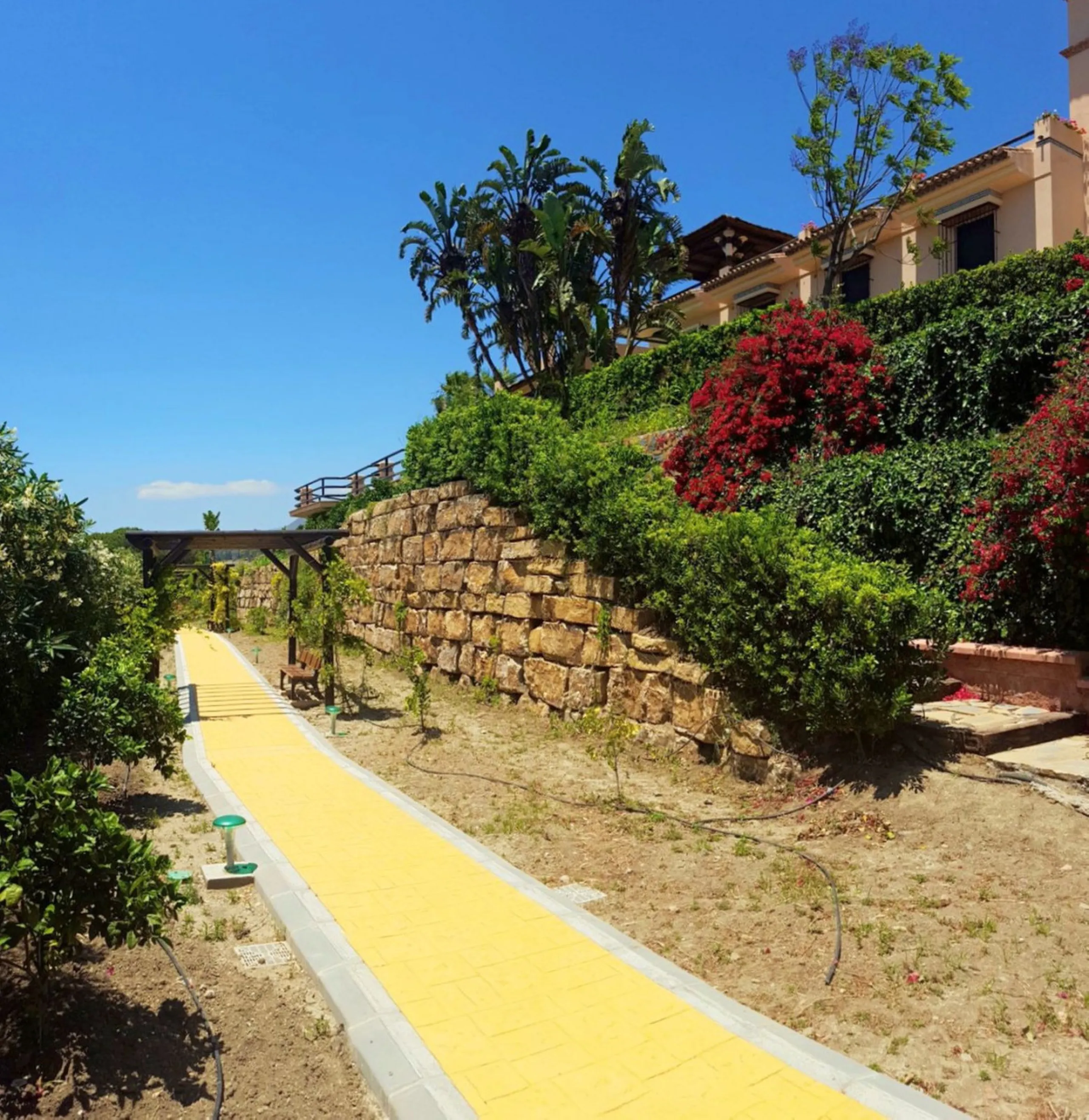 FANTASTIC VILLA OF HIGH ARCHITECTURAL LEVEL, on three floors with impressive panoramic views of the Mediterranean Sea and the mountains. Very exceptional details, such as its own winery, private tennis court, swimming pool with waterfall, park-like garden