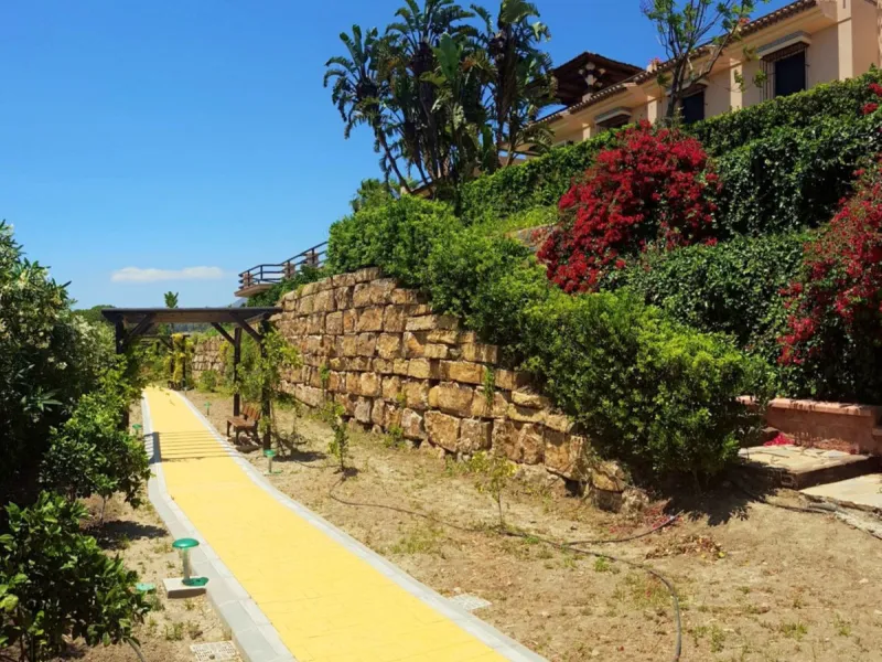 FANTASTIC VILLA OF HIGH ARCHITECTURAL LEVEL, on three floors with impressive panoramic views of the Mediterranean Sea and the mountains. Very exceptional details, such as its own winery, private tennis court, swimming pool with waterfall, park-like garden