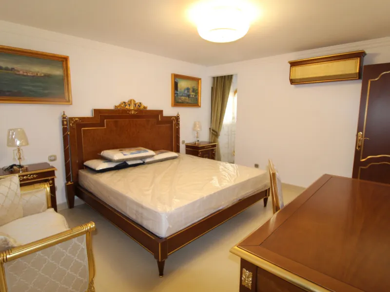 A totally reformed substantial palatial Arabian styled villa which offers eight-bedroom suites which incorporate 2 self-contained suites. The villa has four-meter height impressive double entrance gates and an 81-meter long driveway with parking for numer
