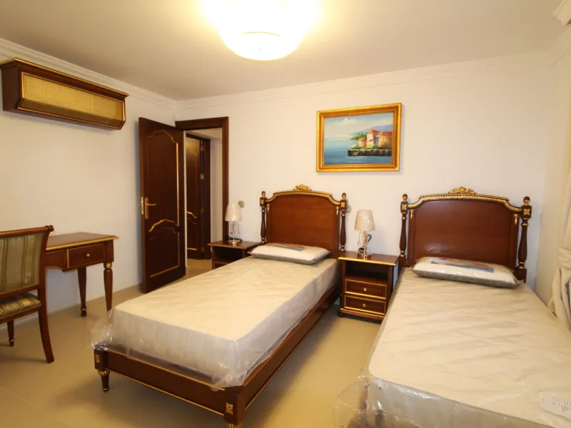 A totally reformed substantial palatial Arabian styled villa which offers eight-bedroom suites which incorporate 2 self-contained suites. The villa has four-meter height impressive double entrance gates and an 81-meter long driveway with parking for numer