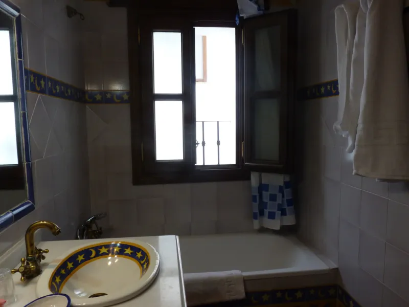 Charming hotel located in Casares, where you can see the white silhouette of its houses perched on the hillside. Its geographical location, between the Serrania de Ronda, the Strait of Gibraltar and the Coast, the condition of the diversity of its landsca