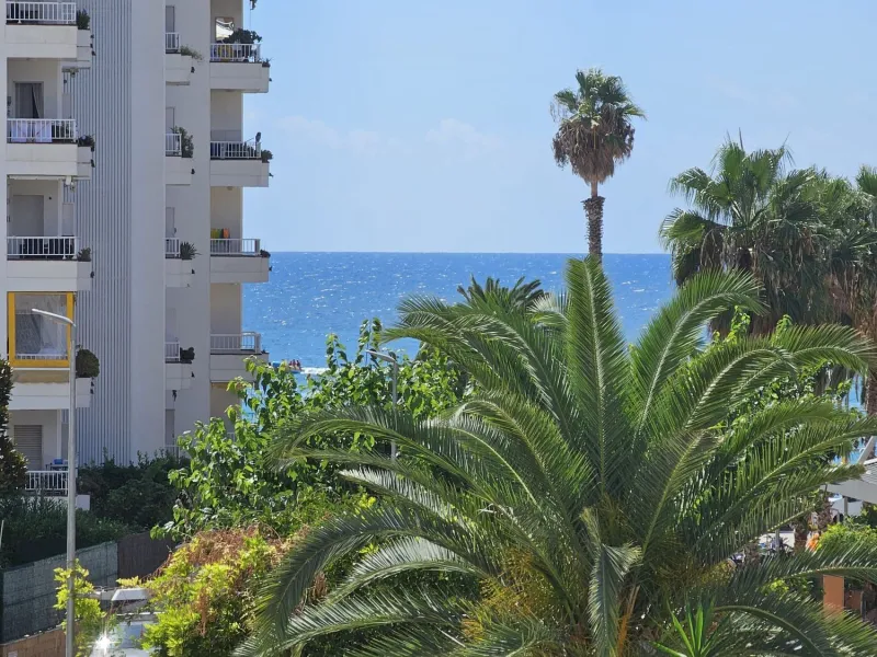 Exclusive sea view apartment in Playa de Fenals, Lloret de Mar