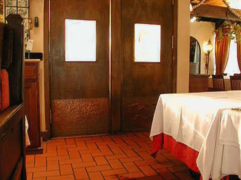 Magnificent restaurant located at the foot of the road, but very near Puerto Banus, without a doubt an excellent location for a restaurant that works normally and very consolidated, UNIQUE opportunity.
