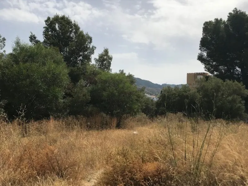 Land available in Nerja with permission to build 16 apartments with sea view.