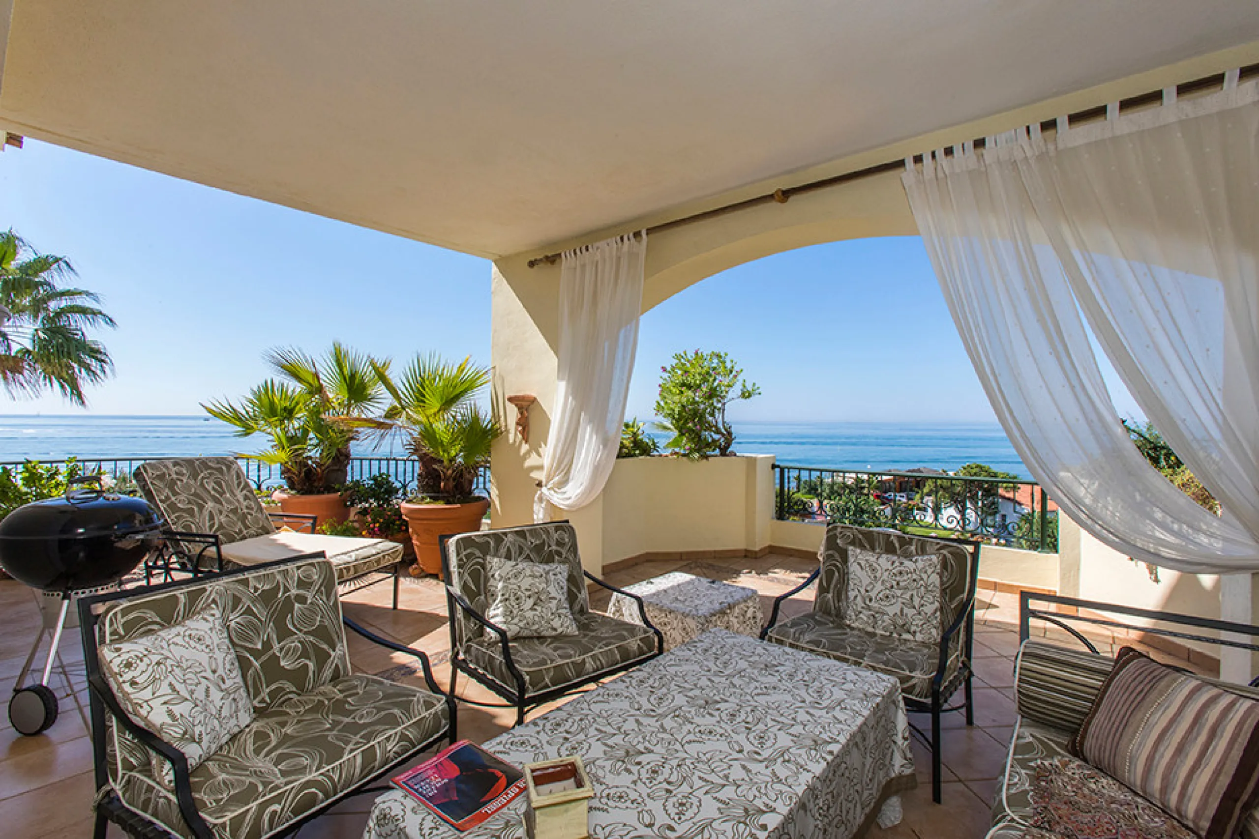 Apartment - Penthouse в продаже в Marbella, Málaga. В доме 3 спален и 3 ванных комнат. Площадь дома 324 м²