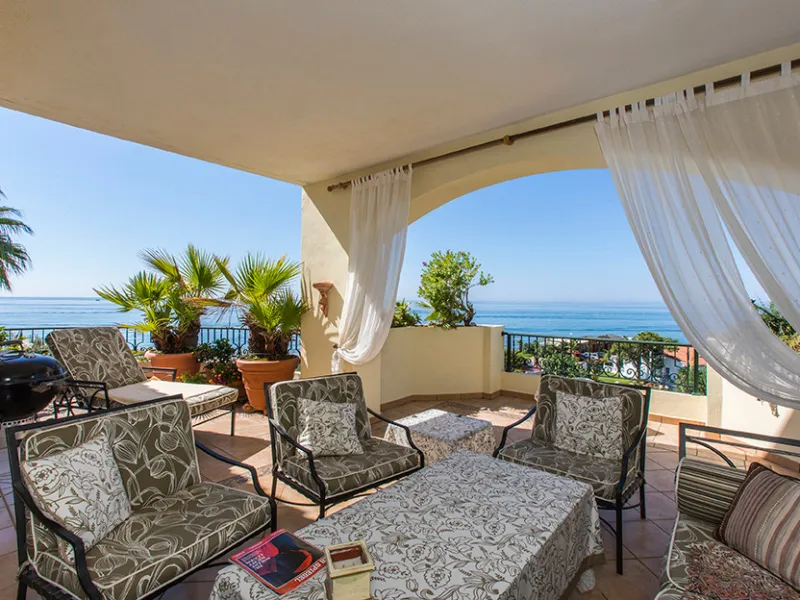 Apartment - Penthouse в продаже в Marbella, Málaga. В доме 3 спален и 3 ванных комнат. Площадь дома 324 м²