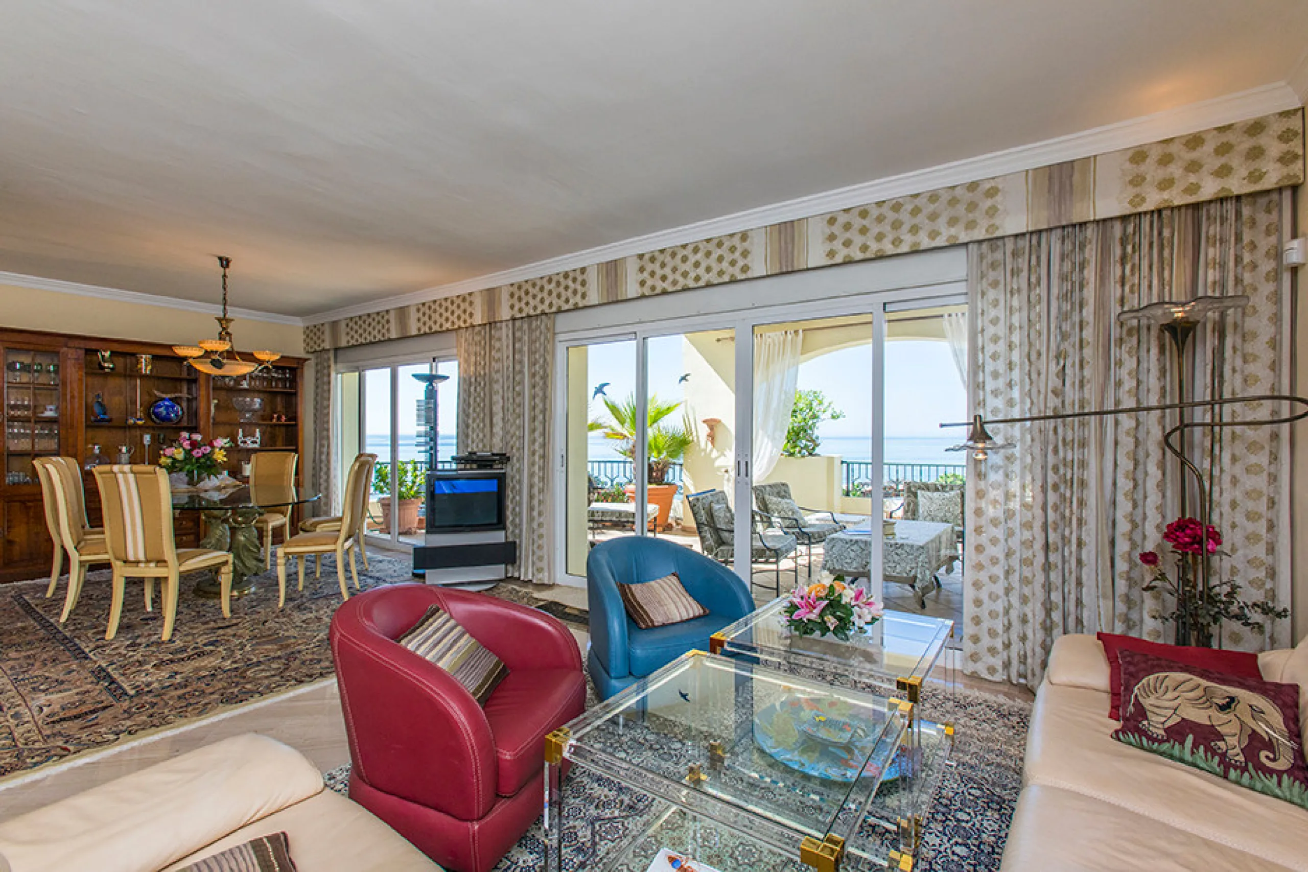 Apartment - Penthouse в продаже в Marbella, Málaga. В доме 3 спален и 3 ванных комнат. Площадь дома 324 м²
